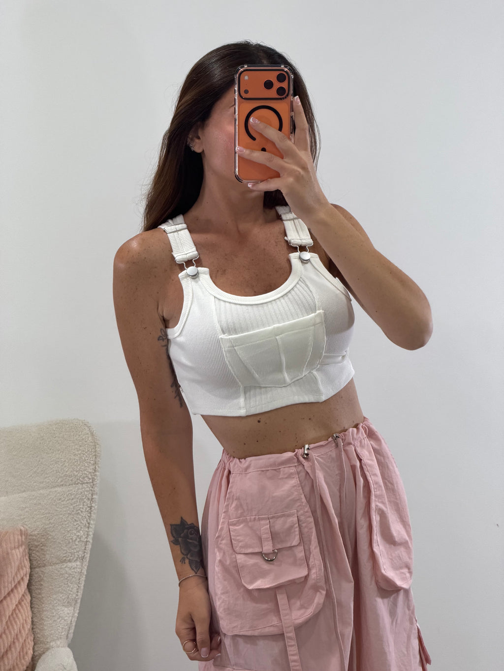 Crop Antonia