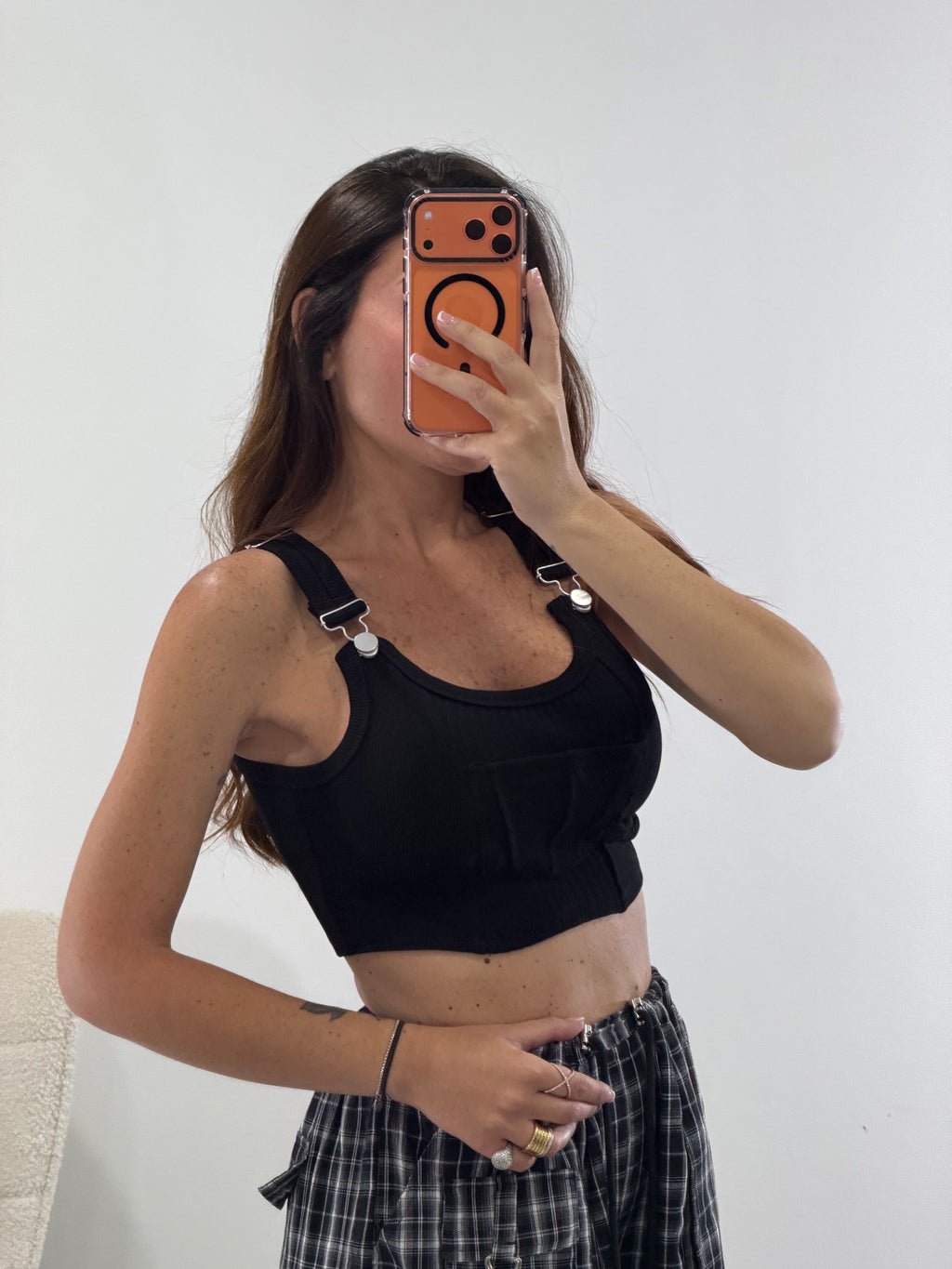 Crop Antonia
