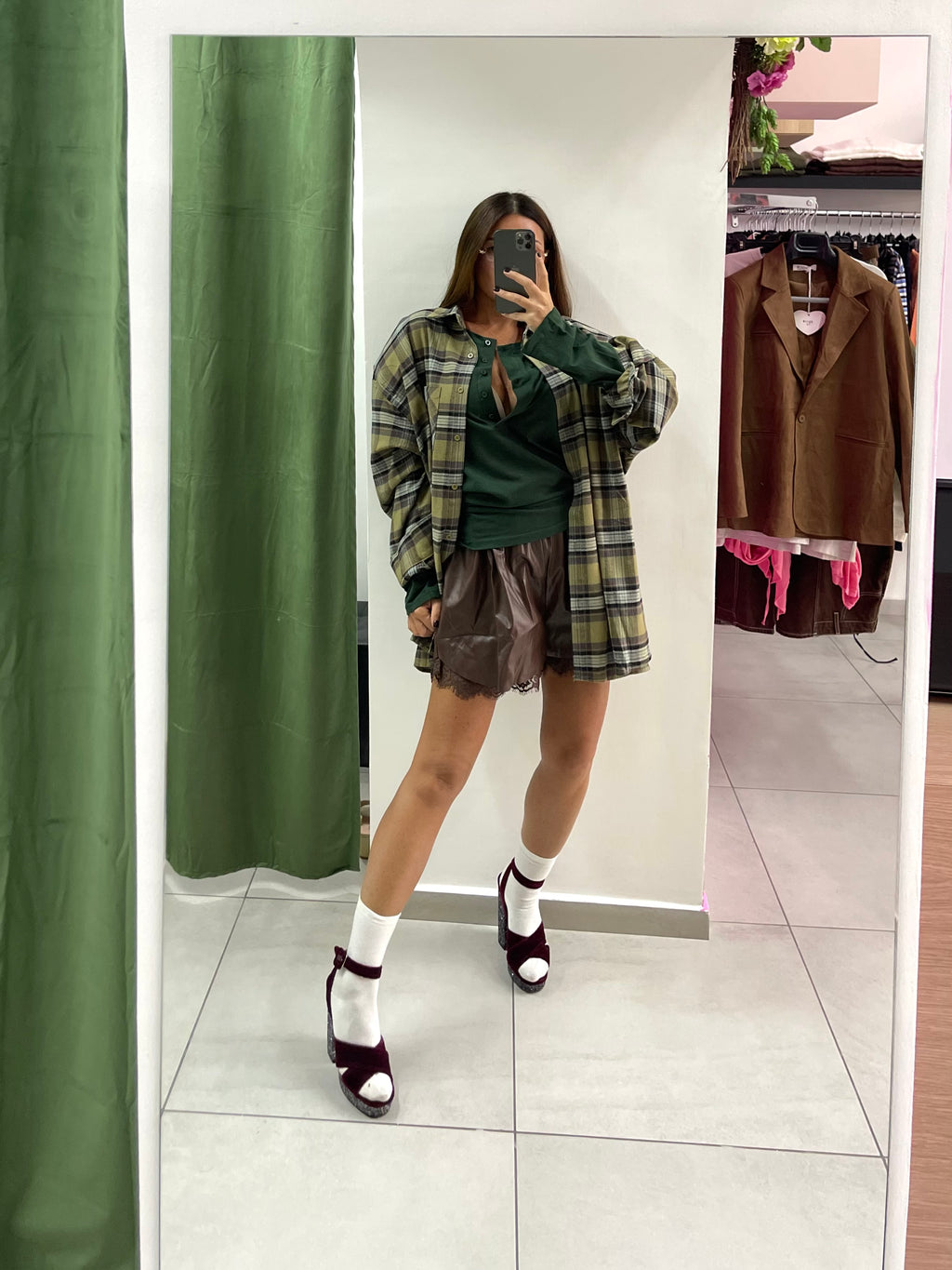 Short ecopelle pizzo