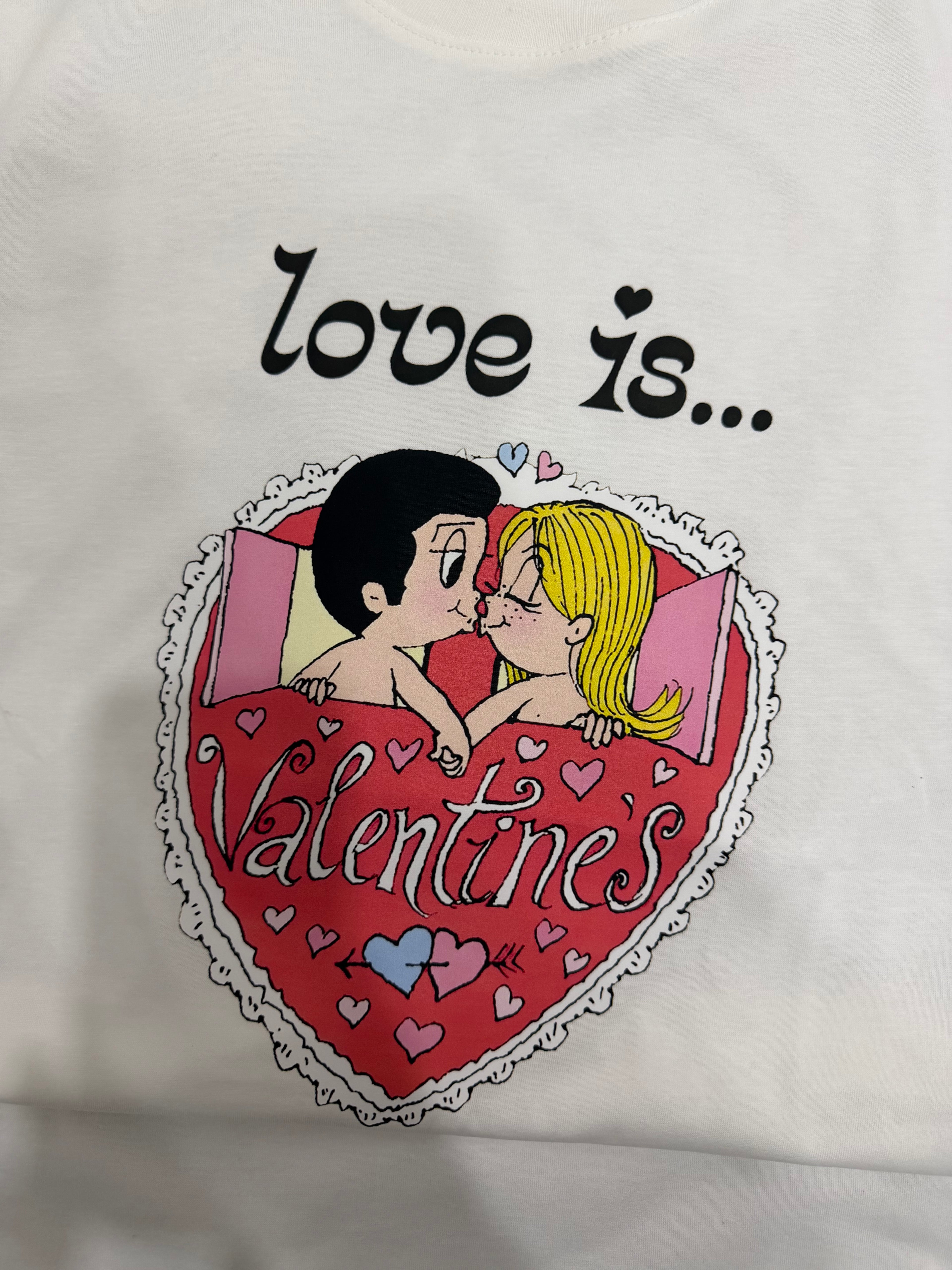 T-shirt Love is by Barock