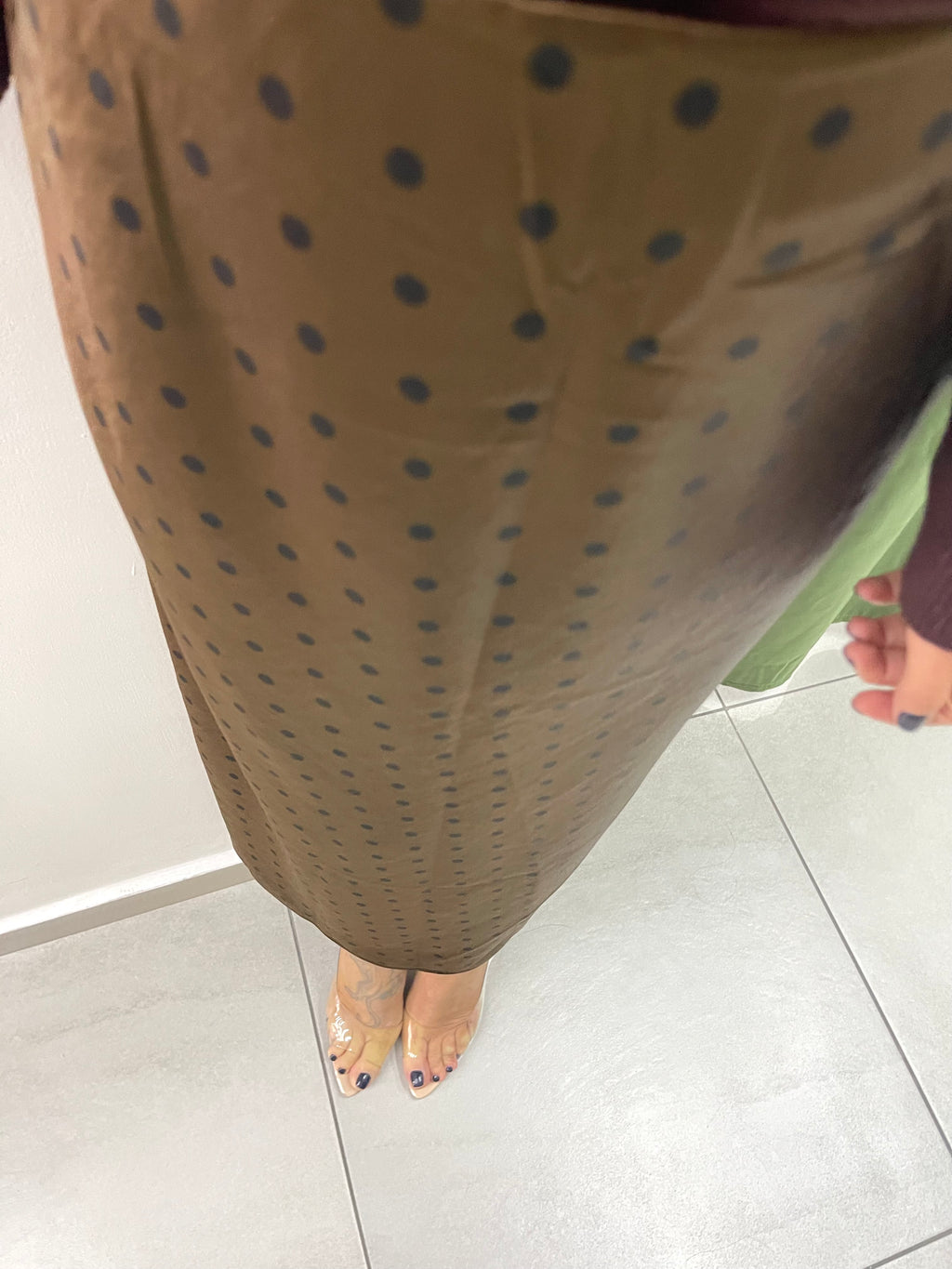 Gonna satin pois