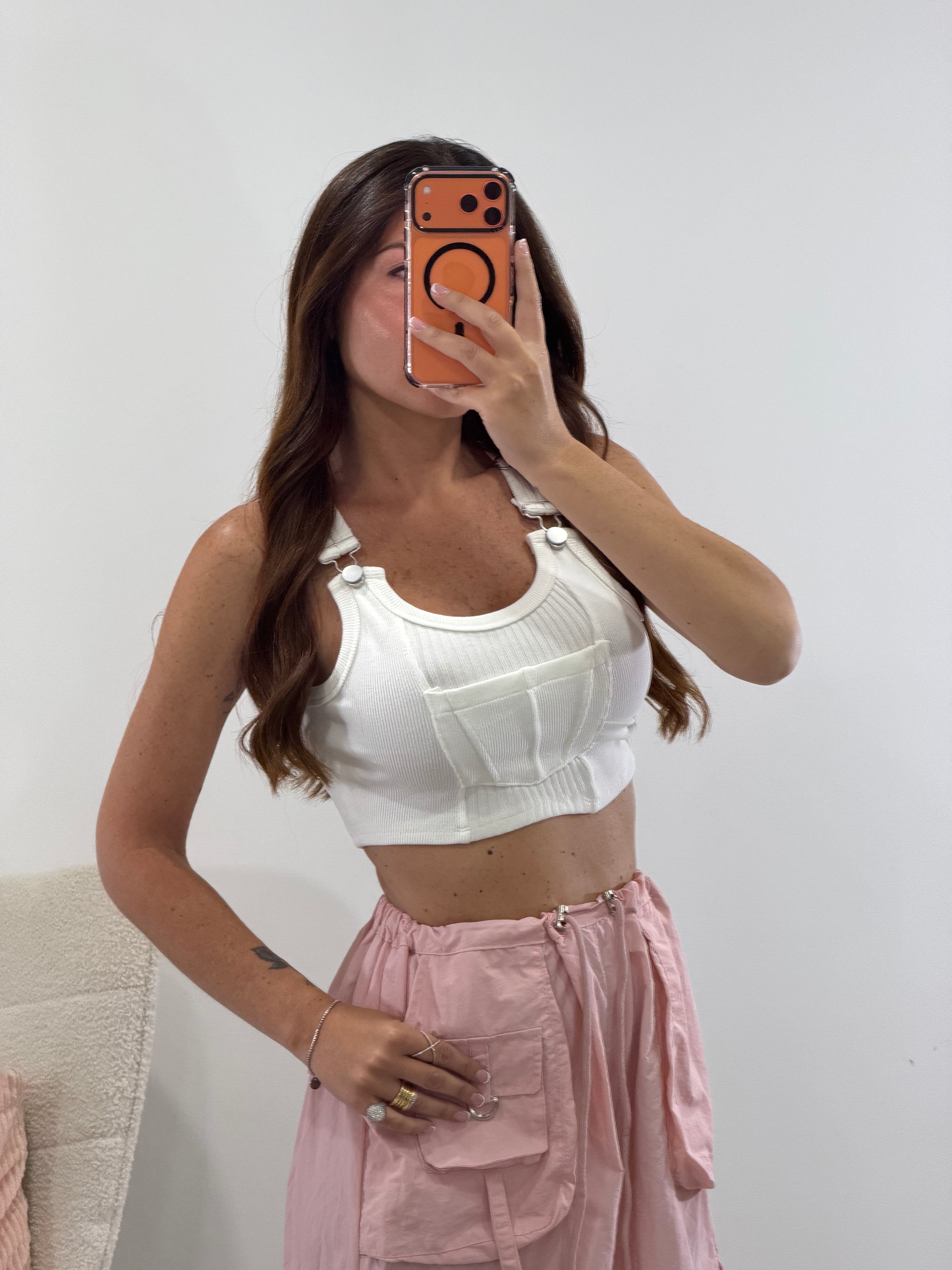 Crop Antonia