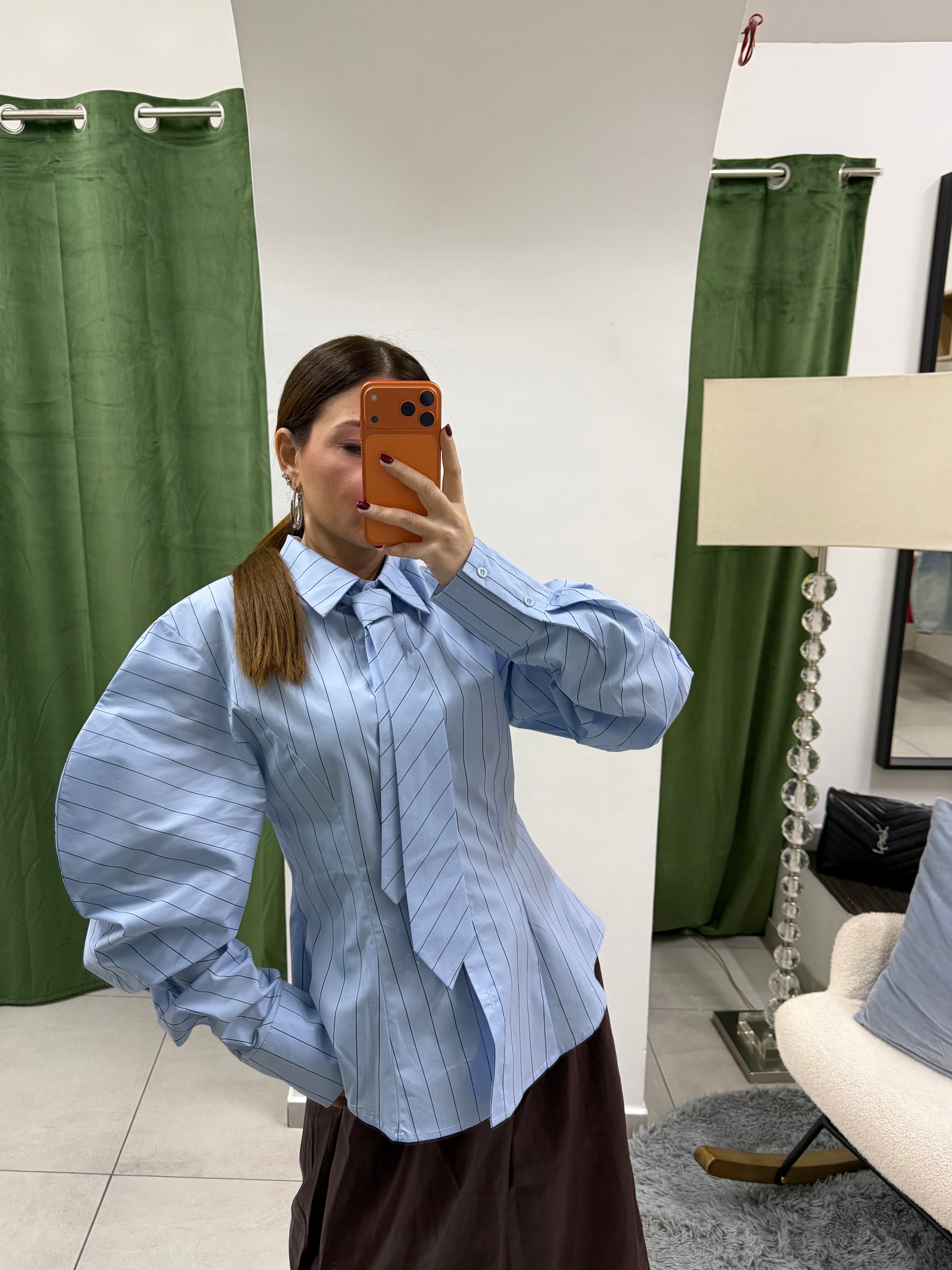 Camicia balloon cravatta